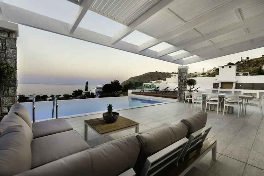 VILLA CRISTALLO A LINDOS CON PISCINA - Image 1