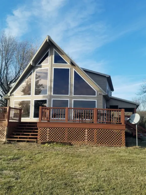 Farmhouse, fishing & biking. Secluded but only 15 min from Paducah. - Image 1