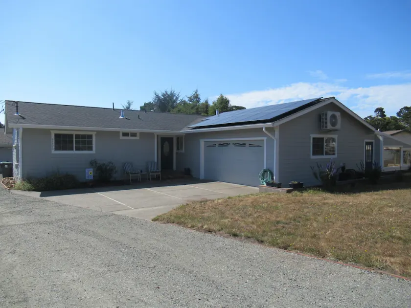 Coastal Country Home in Cleone - walking distance to beach, trails and park - Image 1