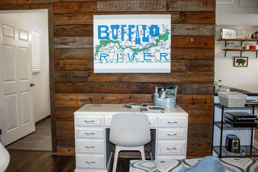 Cottage located in the Heart of the Ozark Mountains close to floating and hiking - Image 1