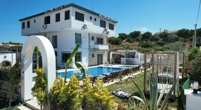 Belong Hotel - Image 1
