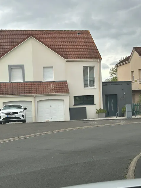 4 sovrum hus, trädgård och bil om det behövs - Image 1