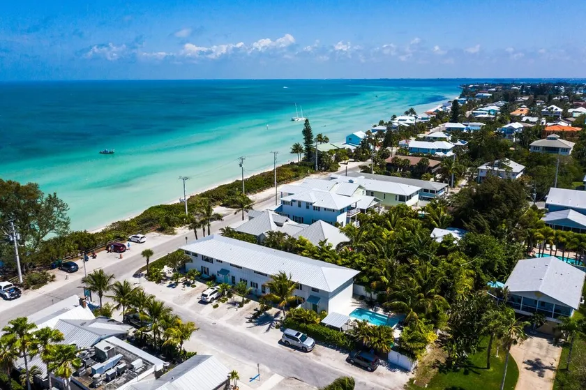 Bay Breezes at Bayside Bungalows - Image 1