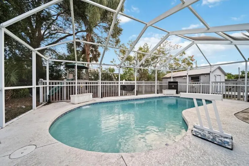 Bliss By The Bay* Heated Pool Home w/ Playground - Image 1