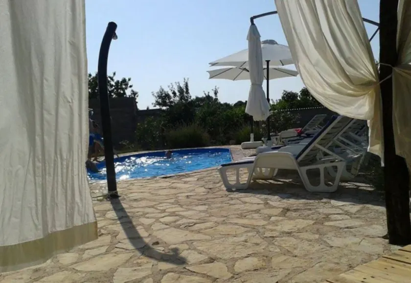 Landestypische Stein Haus mit Pool - Image 1