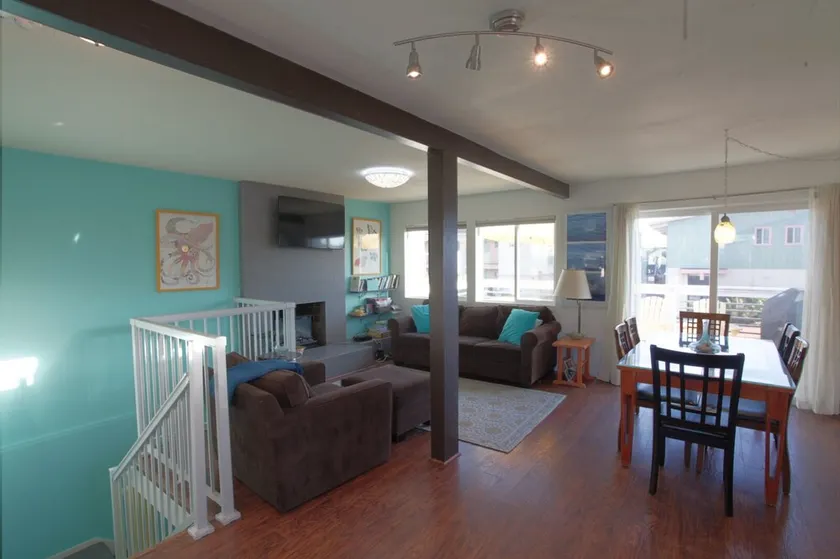 Bright, artsy, and cozy home 500 feet from the beach, 500 feet from the river - Image 1