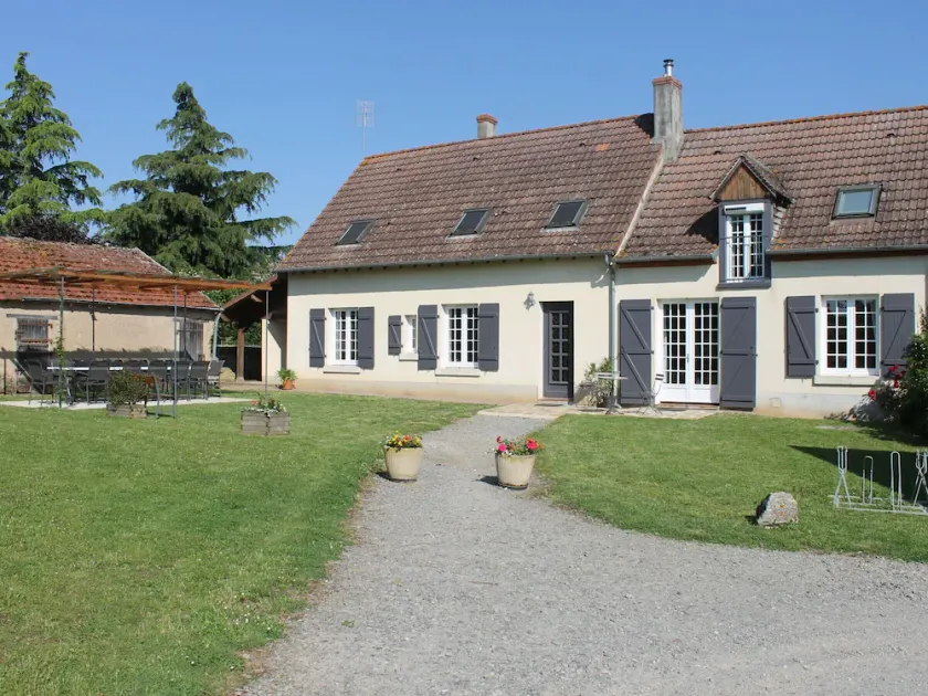 Charming 4-bed Cottage in Berry, Garden, Bikes, Near Historic Sites & River, Sleeps 12 - Image 1