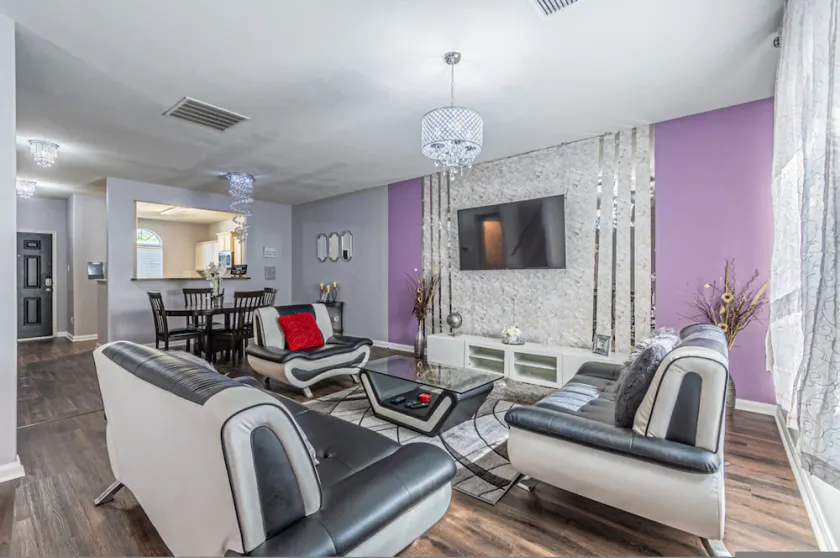 Spacious 5BR Dallas Retreat Perfect for Business Travelers Families - Image 1