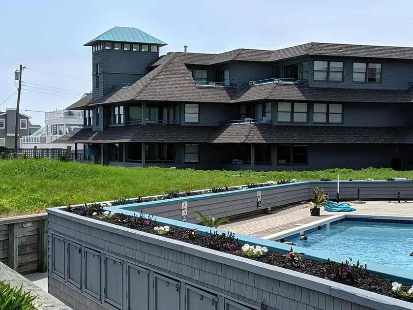 Perfect location! Steps to the sea, sand and pool-Oceanfront condo! - Image 1