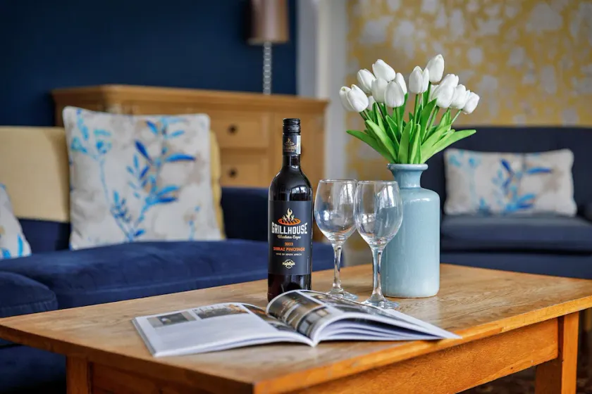4 Bedroom Cottage in Crimplesham, No Deposit - Image 1