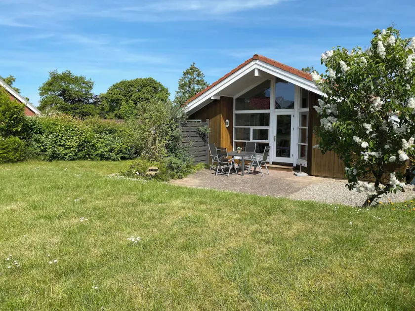 Vacation home on the edge of the field on the Baltic Sea in Timmendorfer Strand - Image 1