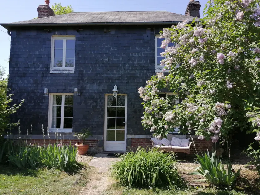Charming village house with garden - Image 1
