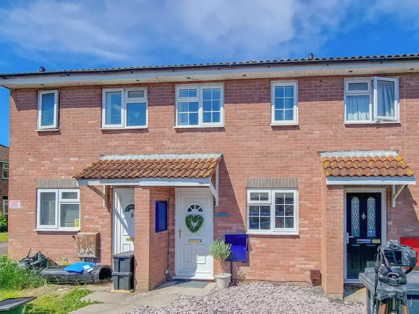 2 bedroom accommodation in Burnham-on-Sea - Image 1