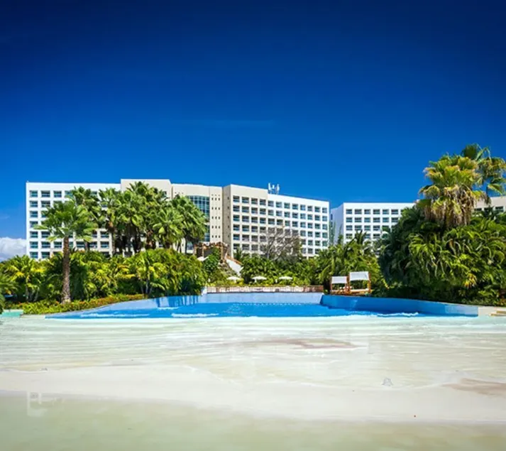 Luxury Awaits: 1 Bedroom Grand Mayan Apartment with View! - Image 1