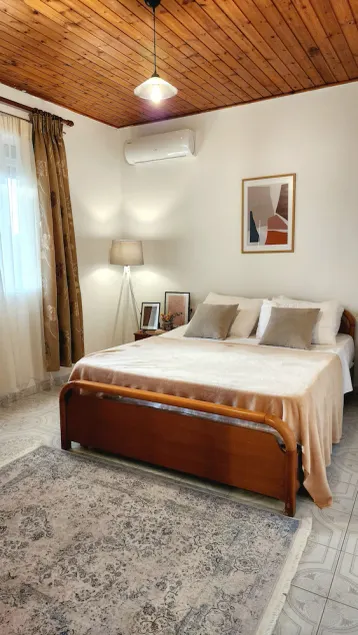 Mia Guest House | Simple, green & spacious villa - Image 1