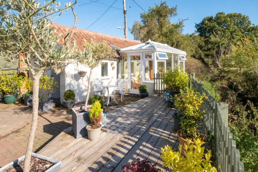 Pretty cottage studio set in lovely countryside close to the Heritage coast - Image 1