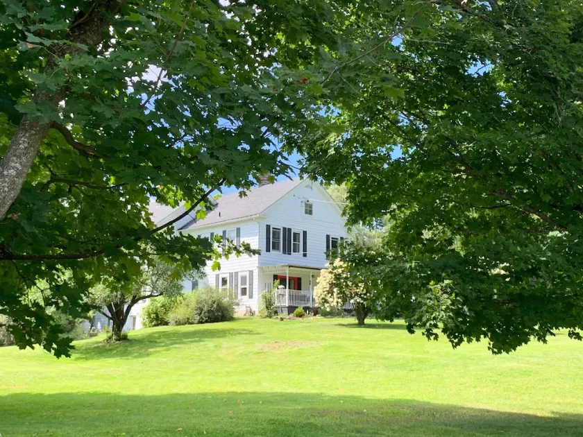 Absolutely Huge 4,000sqft 7 Bedroom, 5.5ba Historic Manor House - Image 1