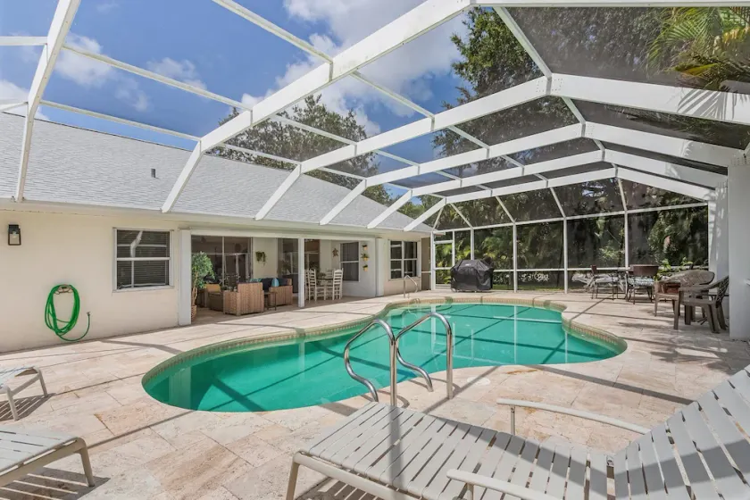 PICCADILLY MANOR-3BD/2BA W HEATED POOL  +1 773 443-7832 - Image 1