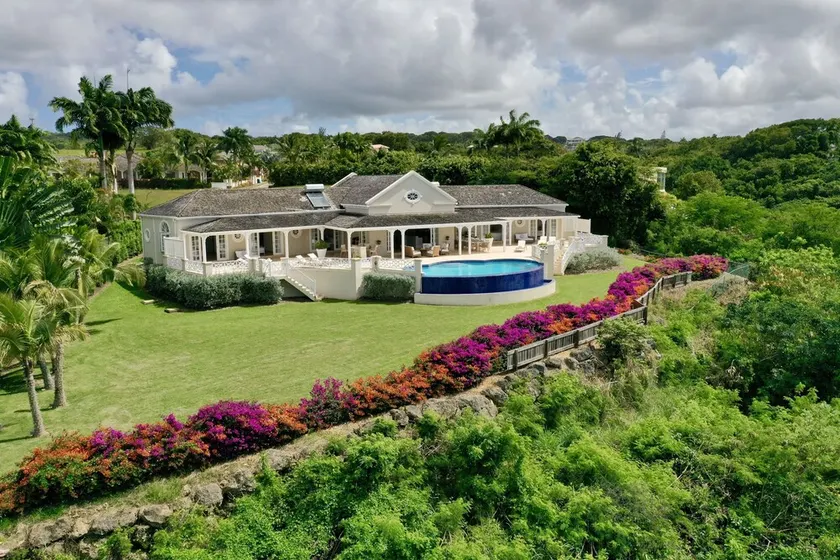 3 Bedroom Villa on West Coast Ridgefront - Image 1