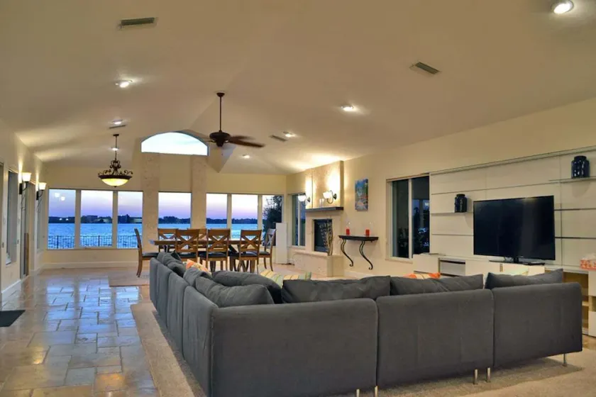 Sarasota - Dunmore 8730 - Image 1
