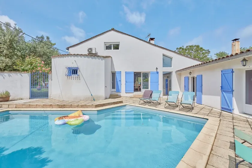 Mas Blanc Monfaucon - Grande maison avec piscine - Image 1