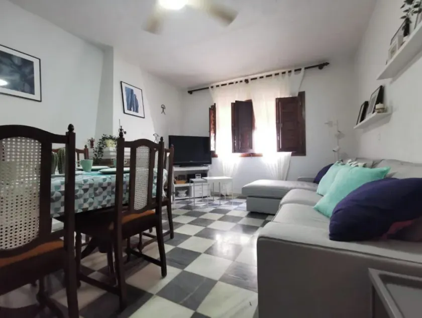 Fantástica Casa en el Centro del Pueblo. Ideal Familias - Image 1