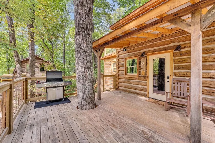 Bienenstock Baumhaus, Whirlpool, WLAN, Barnwood Builders Homemade History Folge!!! - Image 1