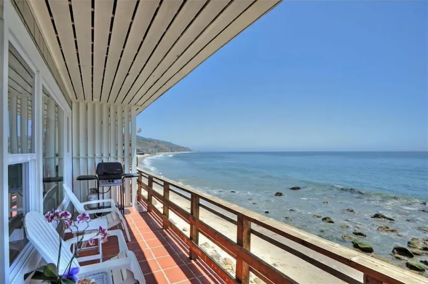 Exclusive Oceanfront Cottage sur Dry Sandy Carbon Beach - Seal - Image 1