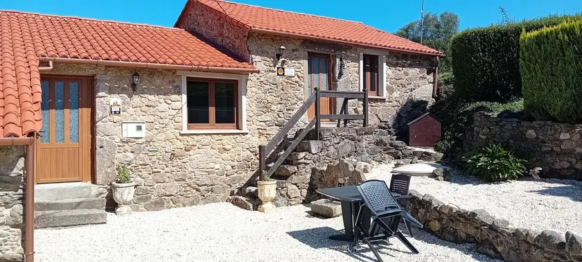 Vintage Stone Cottage - Image 1