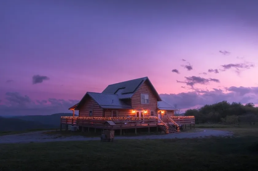 BRAND NEW Solar Powered 3 BR w/ Hot Tub, Scenic Views, w/ Wrap Around Deck. - Image 1
