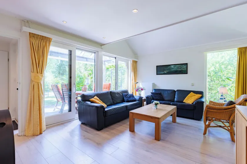 Westduin Family Apartment Near the Beach - Image 1