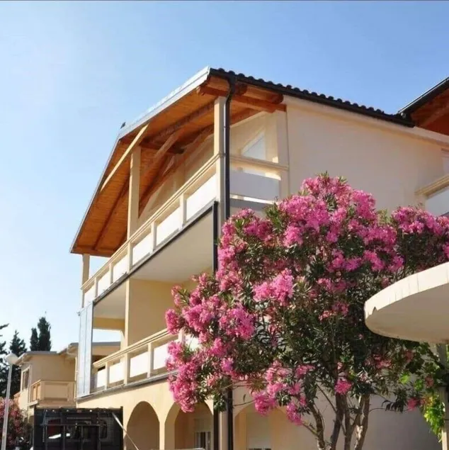 Appartement deux chambres Lalic A2 à seulement 150 m de la mer - Image 1
