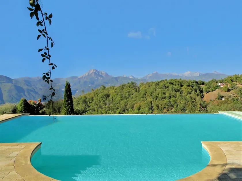 Barga – Ferienhaus & Scheune, viel Land, privater Pool, WLAN, schöne Aussicht! - Image 1