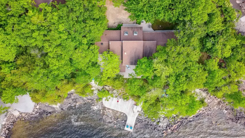 Beautiful Luxury Lake Front Cottage Georgian Bay - Image 1
