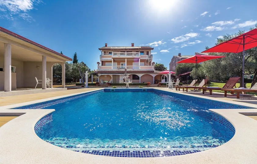 Cozy apartment in Vodnjan with swimming pool - Image 1
