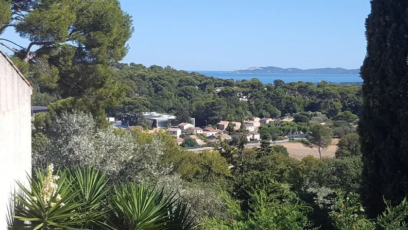 COSY Studio - Hyères, 45 m² on 3 levels. 5-minute drive from the beaches - Image 1