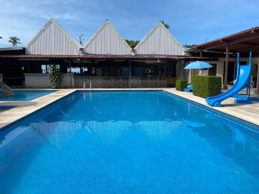 Hotel Oasis del Pacífico - Image 1