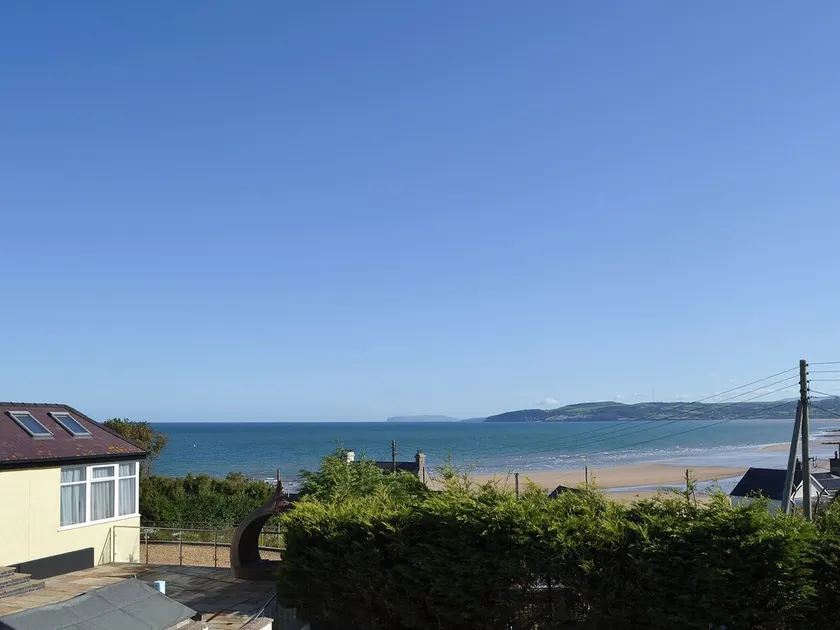 Stunning, far reaching, panoramic sea views to Puffin Island and Great Orme. - Image 1