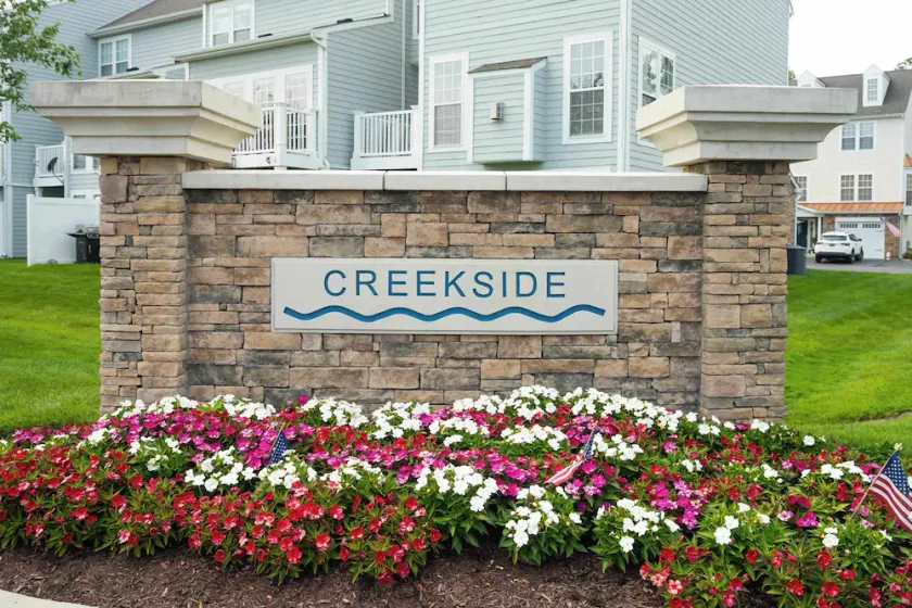 Creekside Getaway Stay for 8 - Image 1