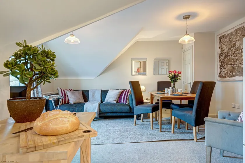 The Spencer Suite in Oxford - Image 1