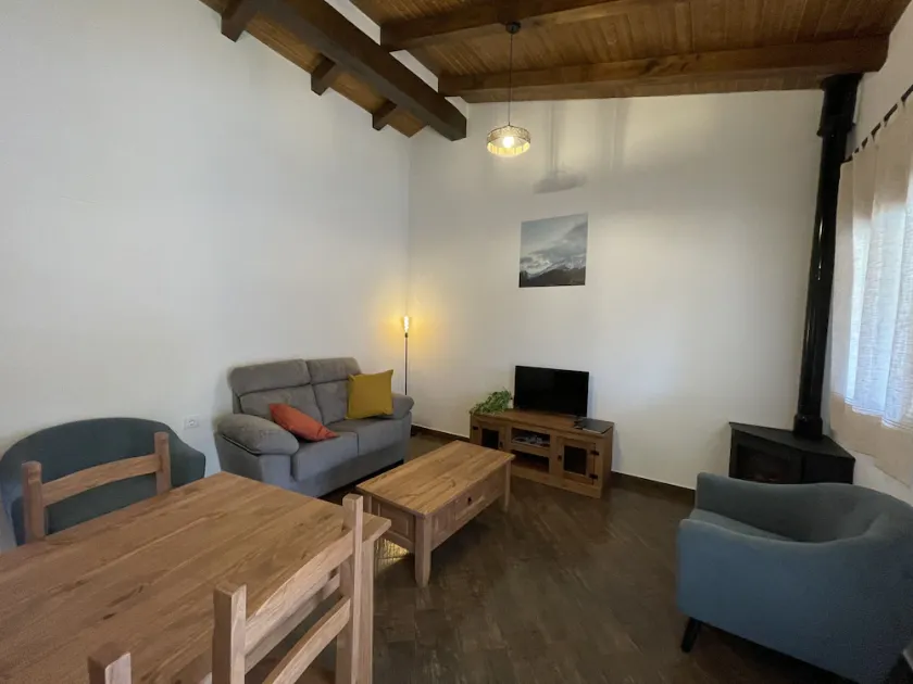 Apartamento Número 8 con Terraza Balcón - Image 1
