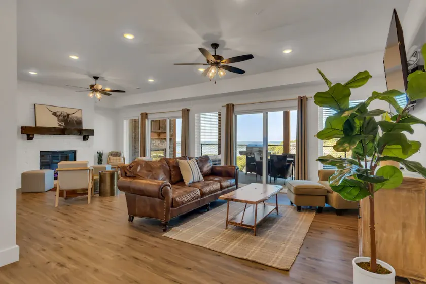 Feel Like Royalty at this Magnificent Chateau with Amazing Lake Views! - Image 1