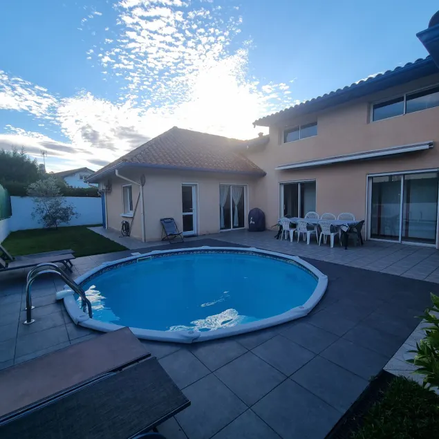 Bright 138m2 house near the ocean  - Image 1