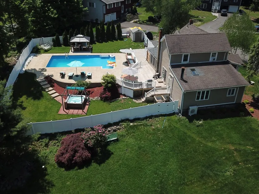 The Hudson Hideaway! Pool, Hot Tub, Sauna ~1HR to NYC - Image 1