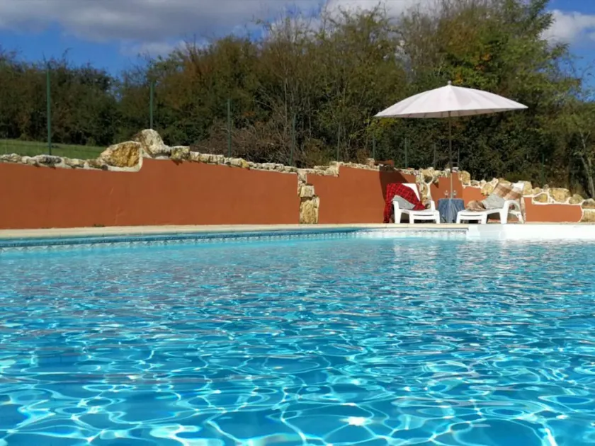 Ancien moulin avec piscine, terrasse, jardin privatif et petite île - près des étangs de la Brenne - Image 1