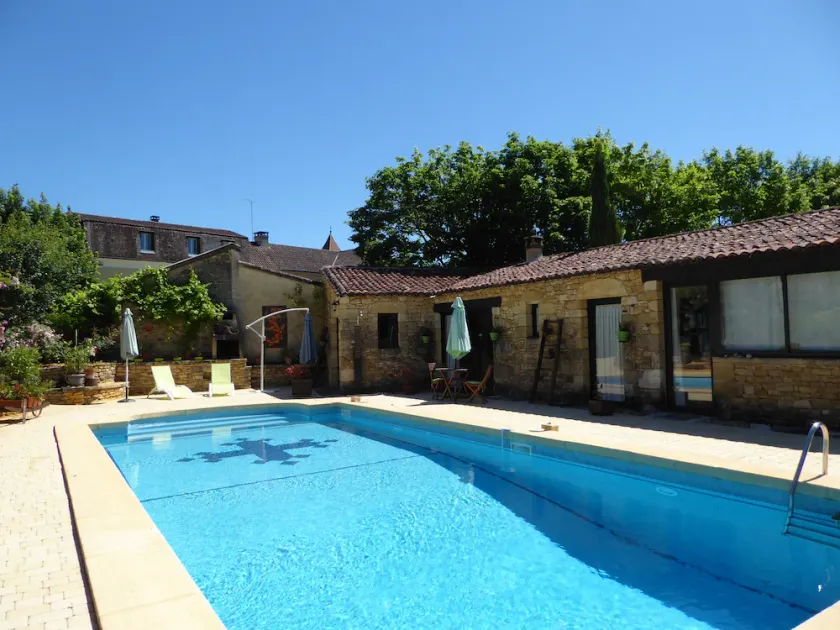 Stenhus med privat pool - Image 1