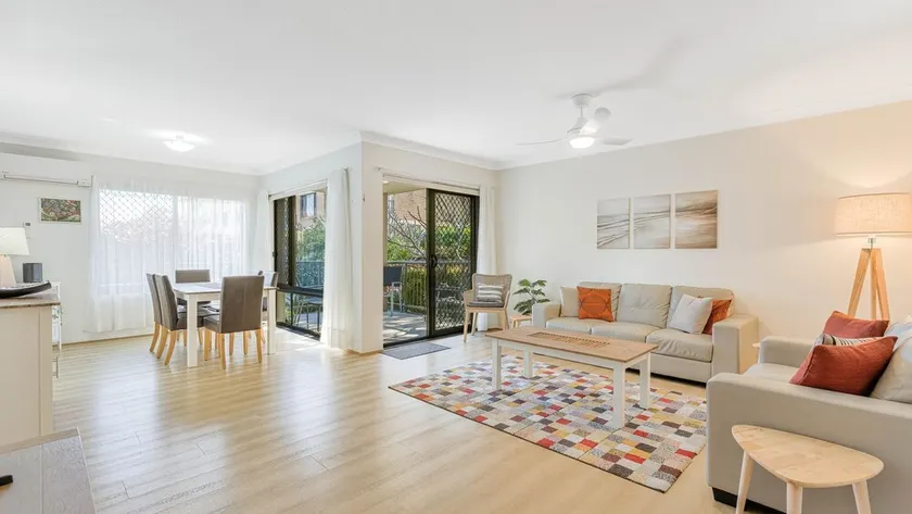 Bilinga Gardens 3 - Bilinga/ North Kirra Beachfront - Min. 3 Night Stays! - Image 1