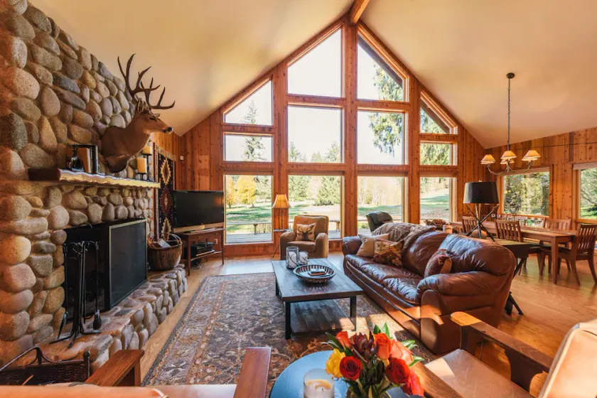 Mountain Golf Course Retreat - Image 1