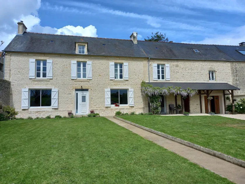 Chez Jeanne OMAHA BEACH - Image 1