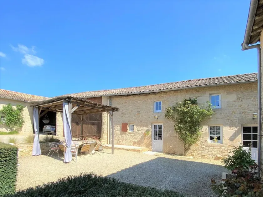Cottage auf dem Land mit Pool in der Nähe des Marais Poitevin - Image 1